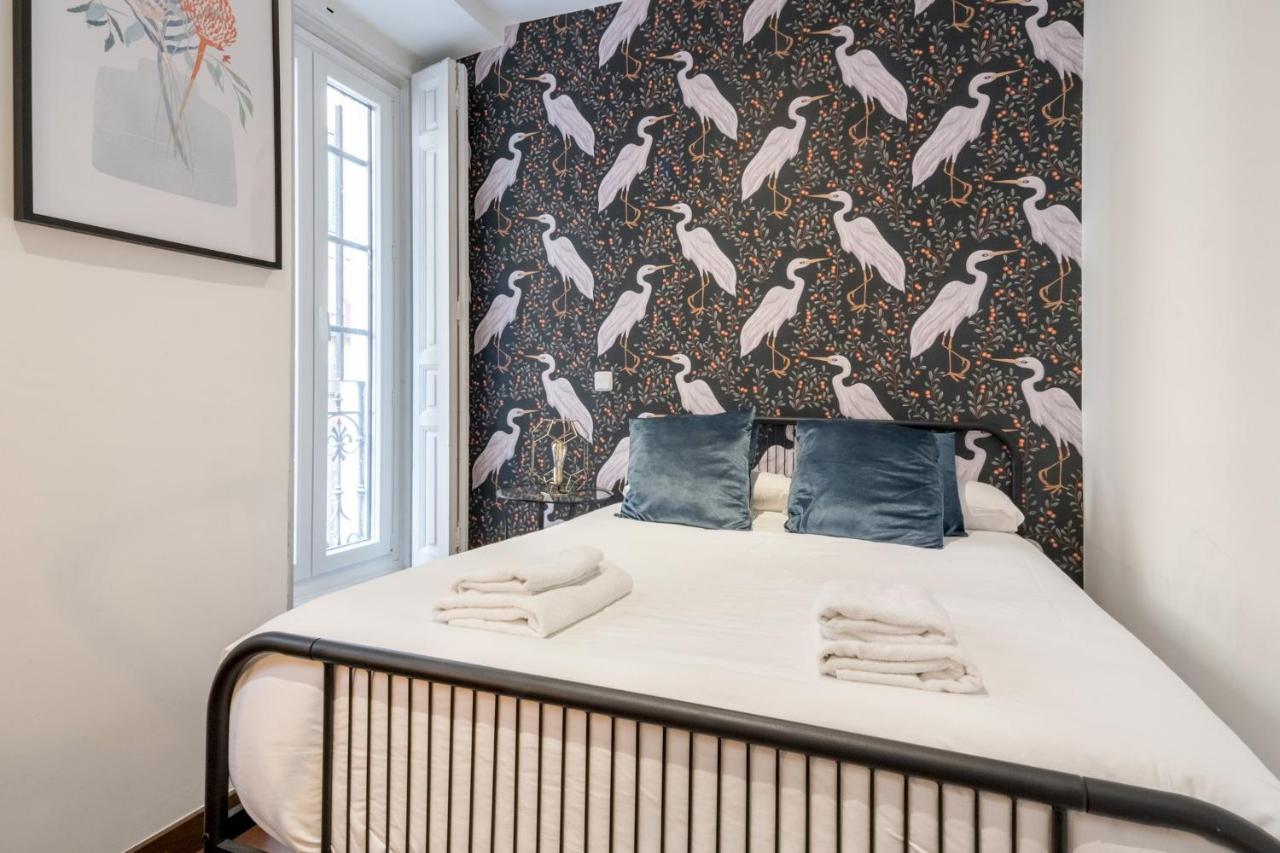 2 Bedrooms 2 Bathrooms Furnished - Malasana - Bright Stylish - Mintystay Madrid Extérieur photo