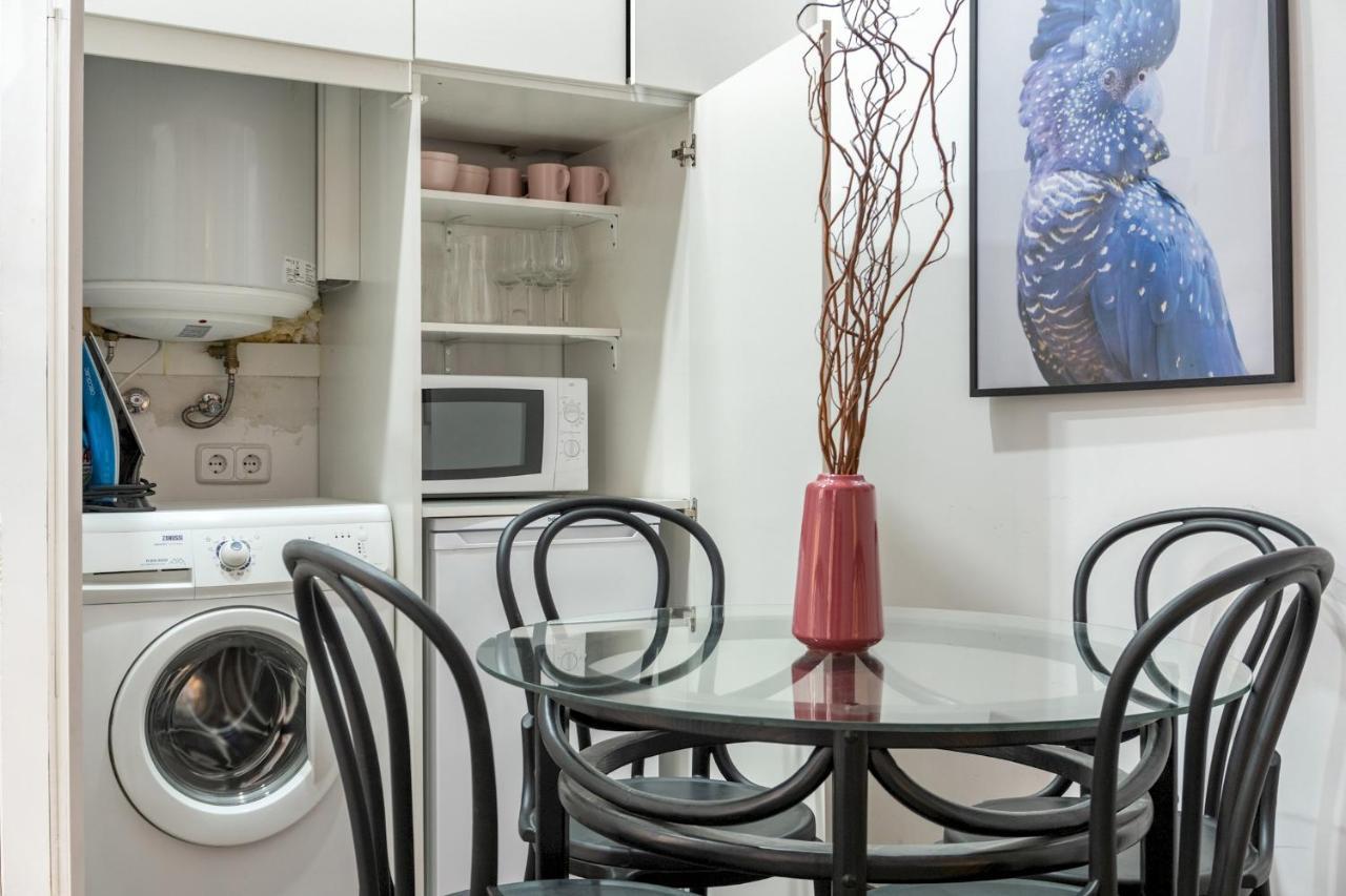 2 Bedrooms 2 Bathrooms Furnished - Malasana - Bright Stylish - Mintystay Madrid Extérieur photo