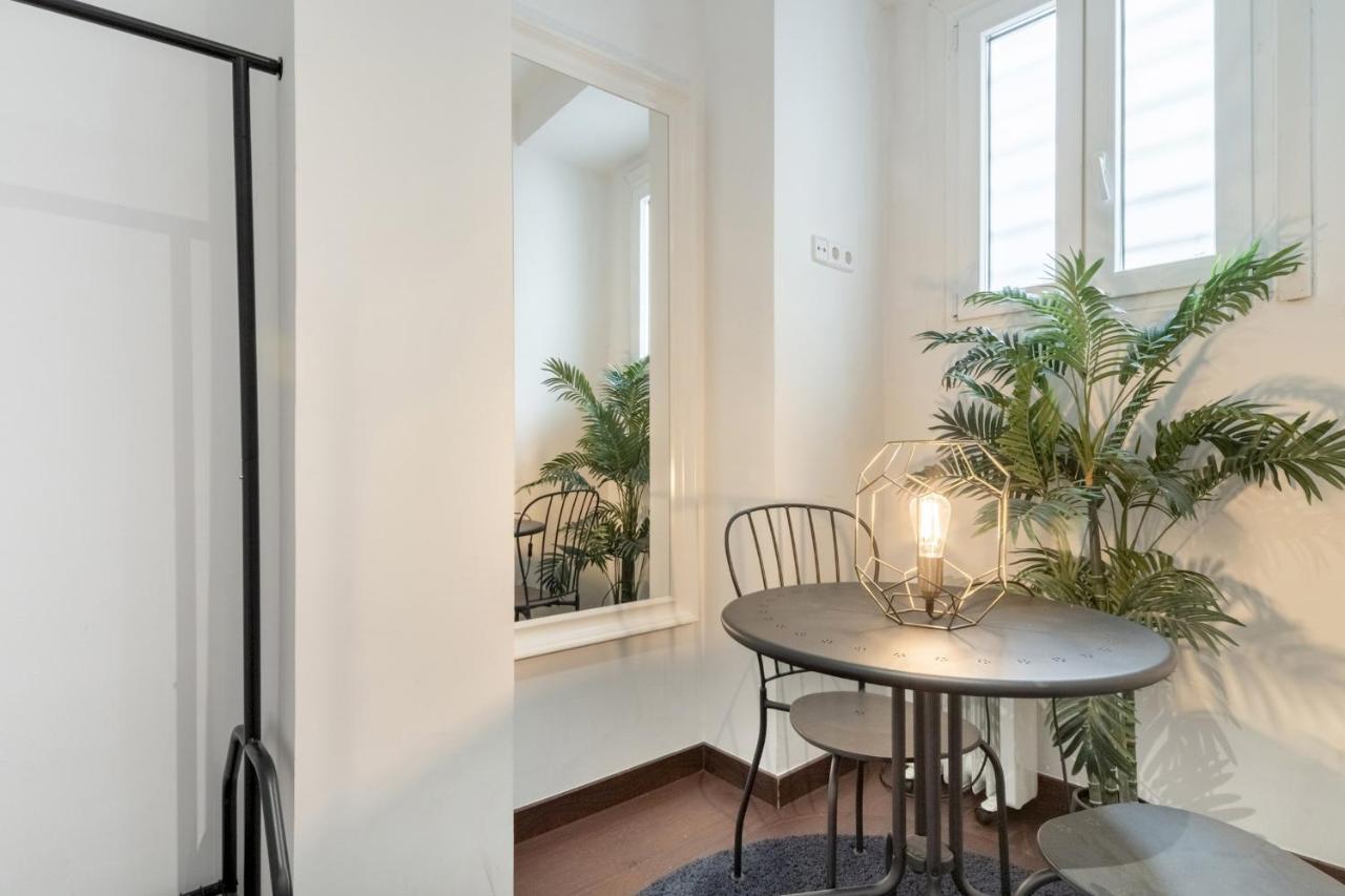 2 Bedrooms 2 Bathrooms Furnished - Malasana - Bright Stylish - Mintystay Madrid Extérieur photo