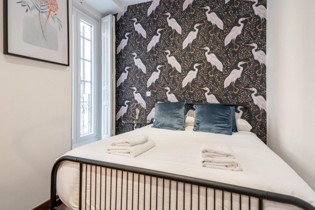 2 Bedrooms 2 Bathrooms Furnished - Malasana - Bright Stylish - Mintystay Madrid Extérieur photo