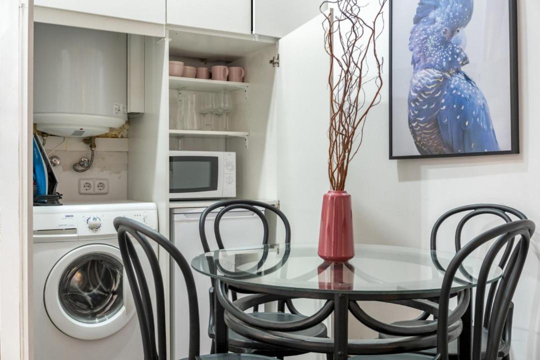 2 Bedrooms 2 Bathrooms Furnished - Malasana - Bright Stylish - Mintystay Madrid Extérieur photo