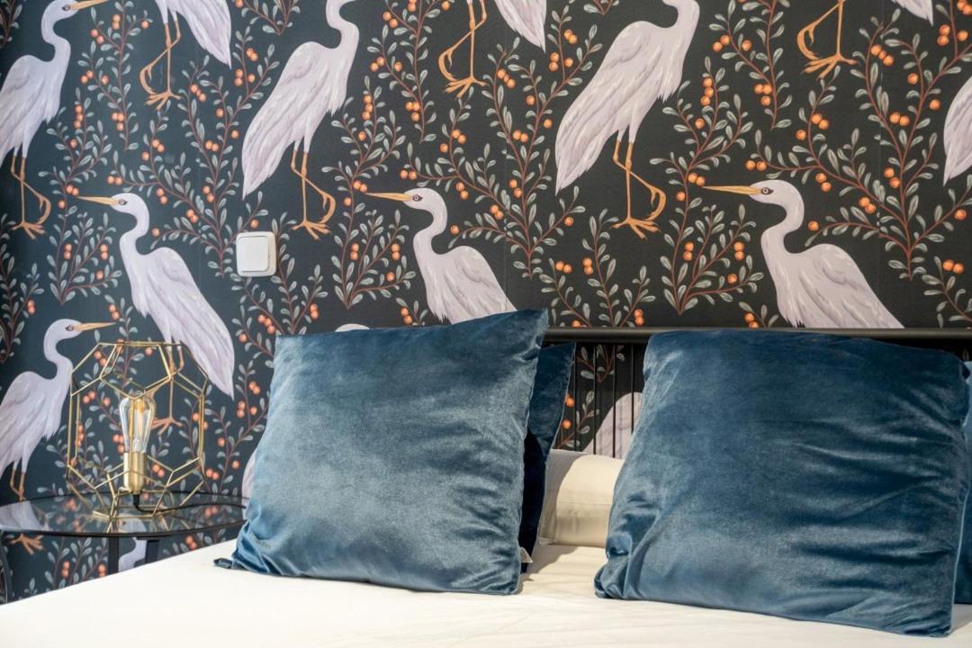 2 Bedrooms 2 Bathrooms Furnished - Malasana - Bright Stylish - Mintystay Madrid Extérieur photo