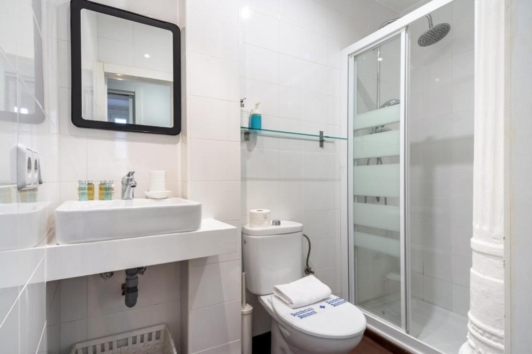 2 Bedrooms 2 Bathrooms Furnished - Malasana - Bright Stylish - Mintystay Madrid Extérieur photo