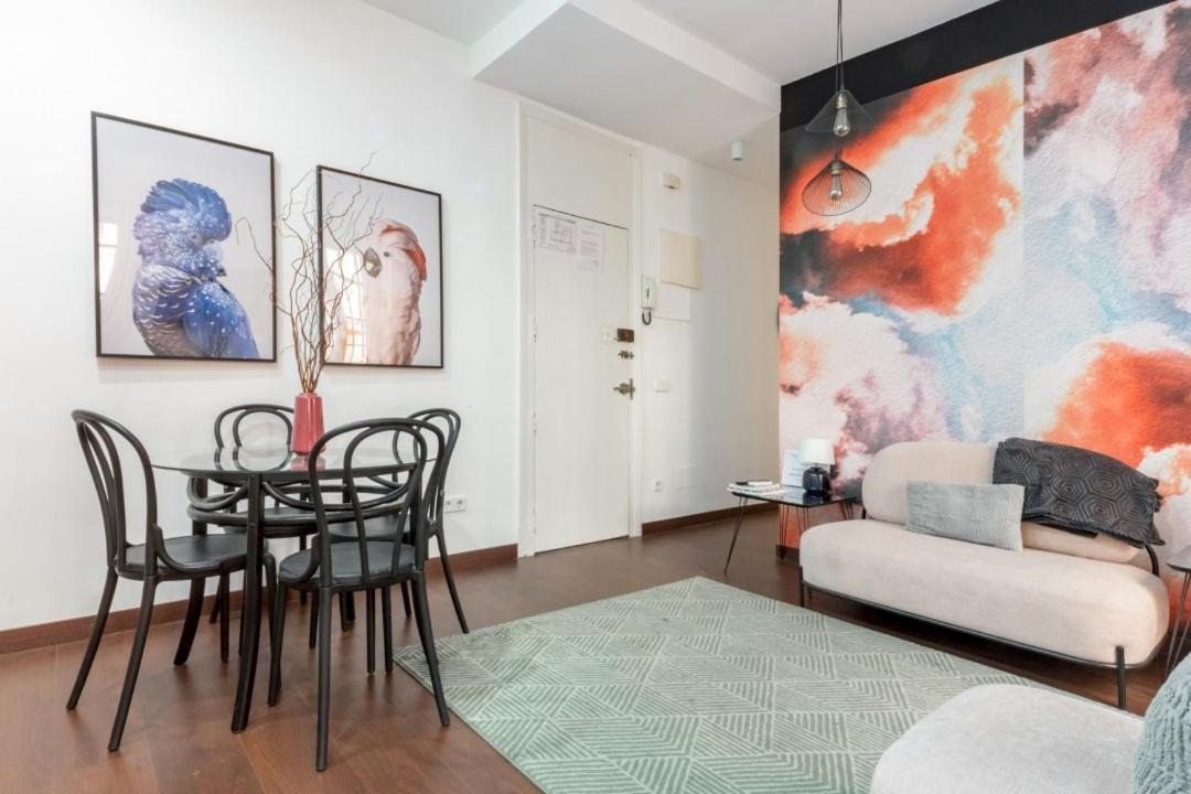 2 Bedrooms 2 Bathrooms Furnished - Malasana - Bright Stylish - Mintystay Madrid Extérieur photo
